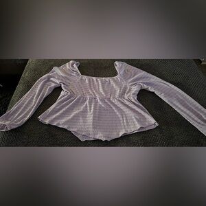 Super cute lavender long sleeve shirt❣️